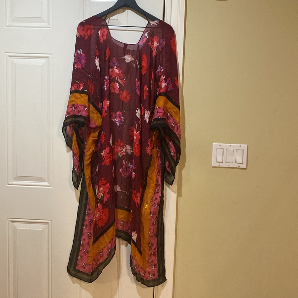 New Express Floral Kimono shawl cover up with arm holes - Picture 6 of 8